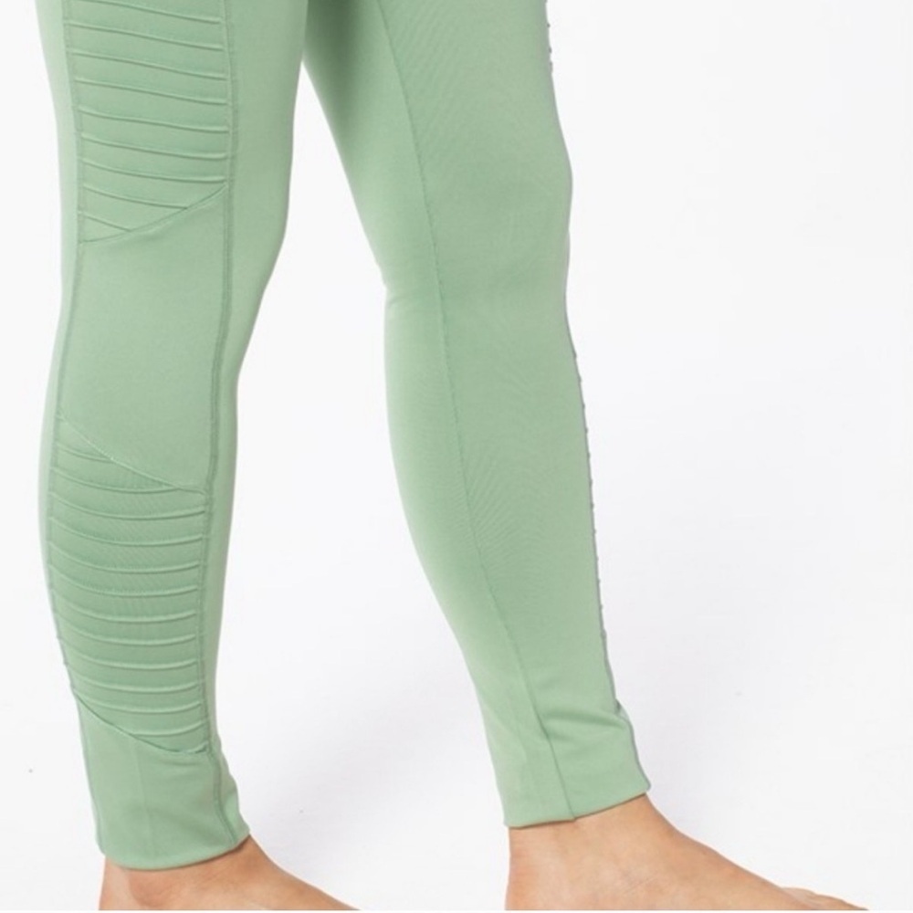 NWOT Ruby Ribbon Mint Green Leggings - Picture 2 of 6